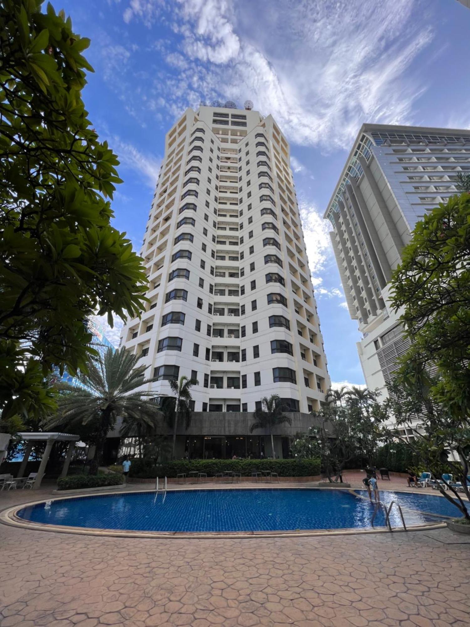 Grand Diamond Condo Suites 曼谷 外观 照片