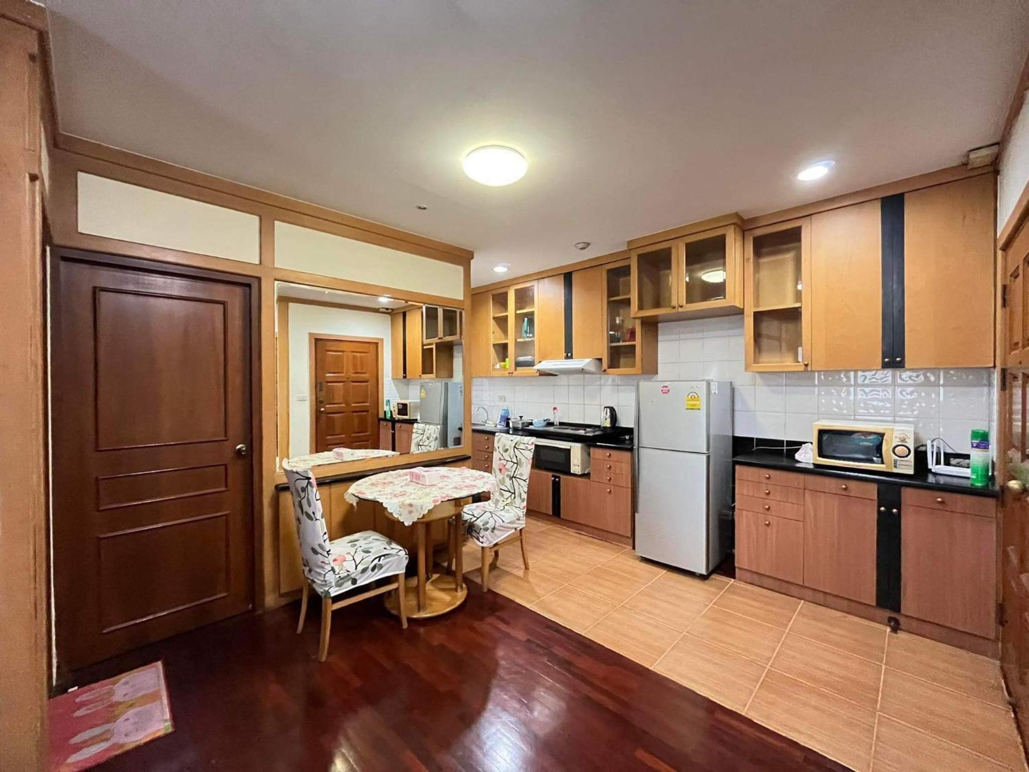 Grand Diamond Condo Suites 曼谷 外观 照片