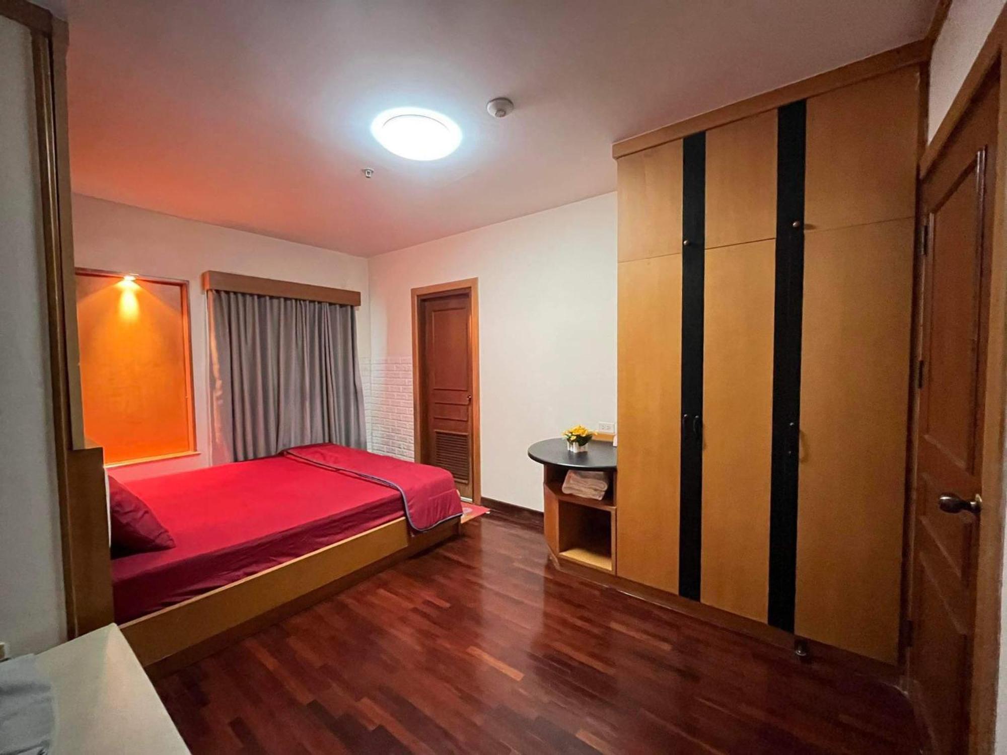 Grand Diamond Condo Suites 曼谷 外观 照片