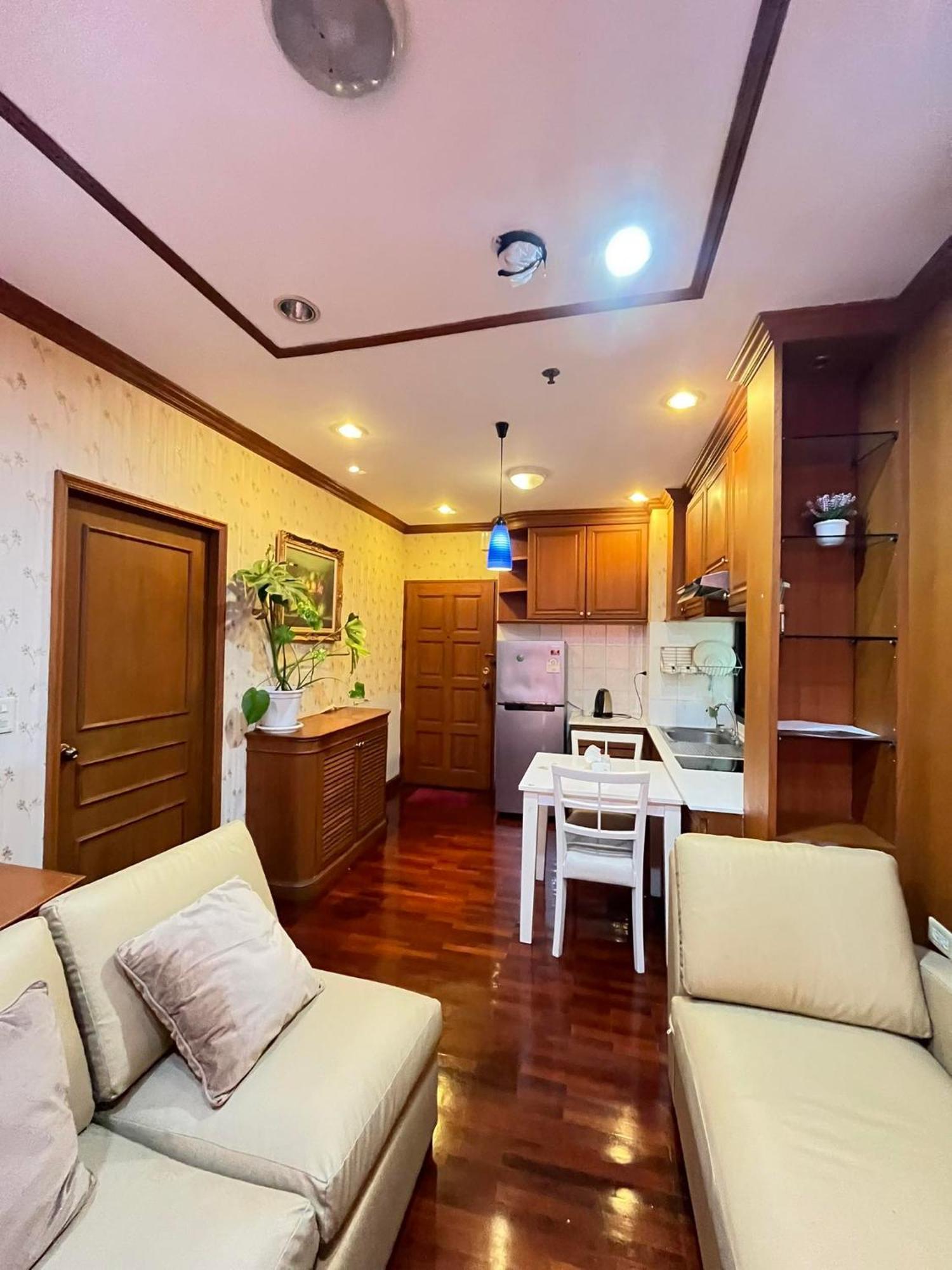 Grand Diamond Condo Suites 曼谷 外观 照片