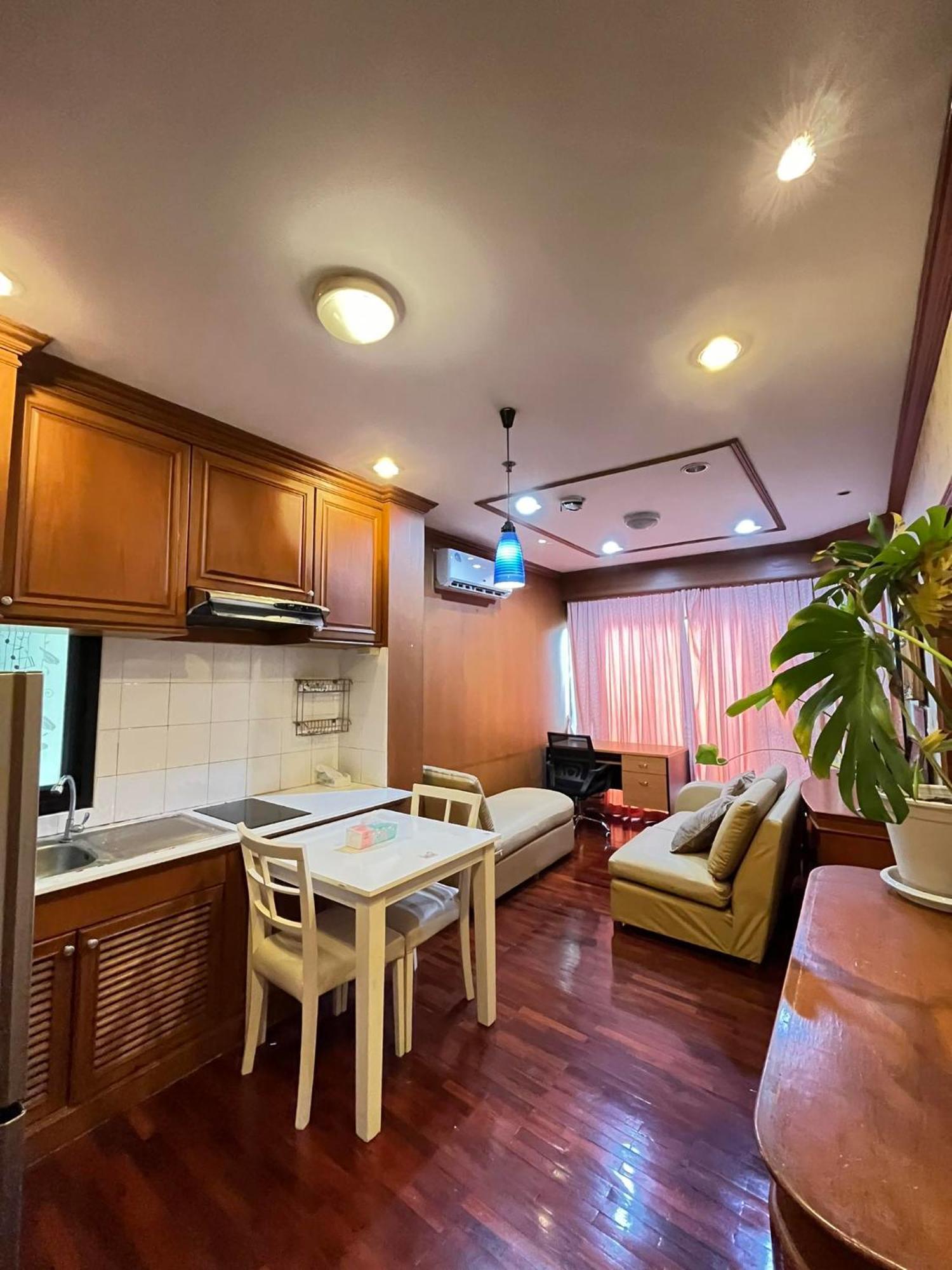 Grand Diamond Condo Suites 曼谷 外观 照片