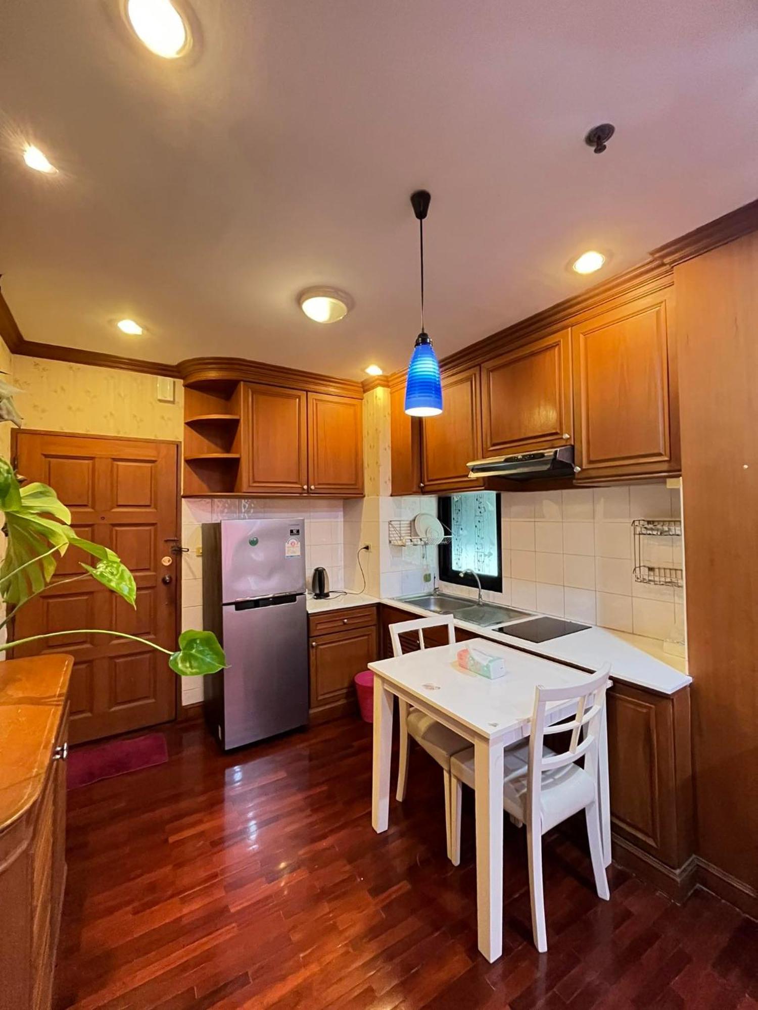 Grand Diamond Condo Suites 曼谷 外观 照片