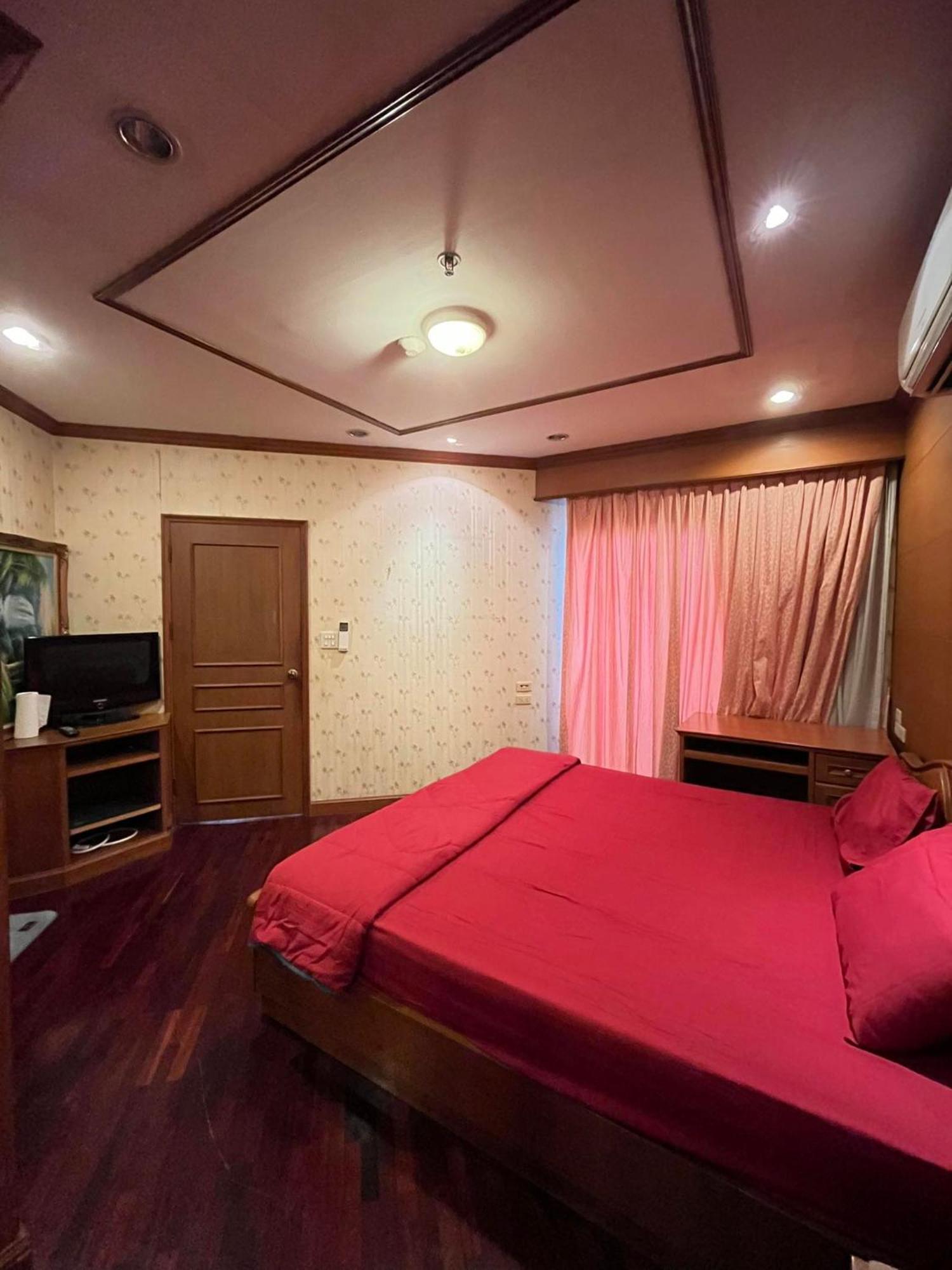 Grand Diamond Condo Suites 曼谷 外观 照片