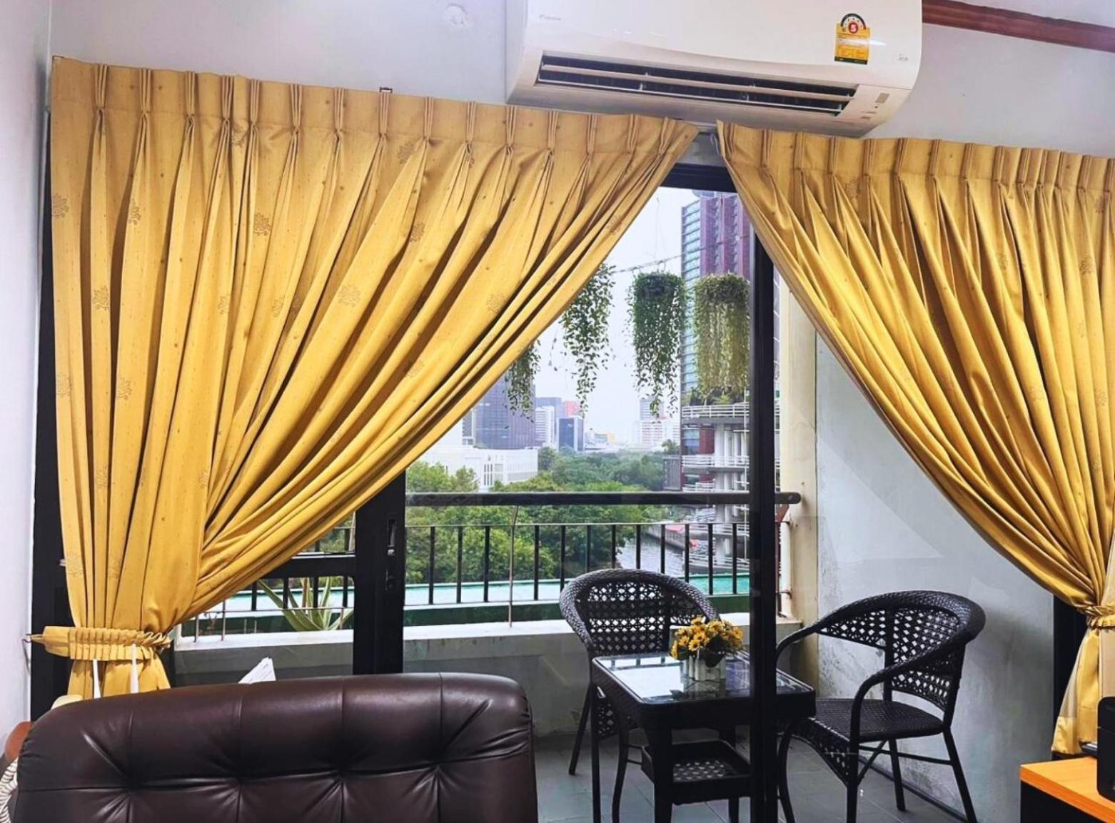 Grand Diamond Condo Suites 曼谷 外观 照片